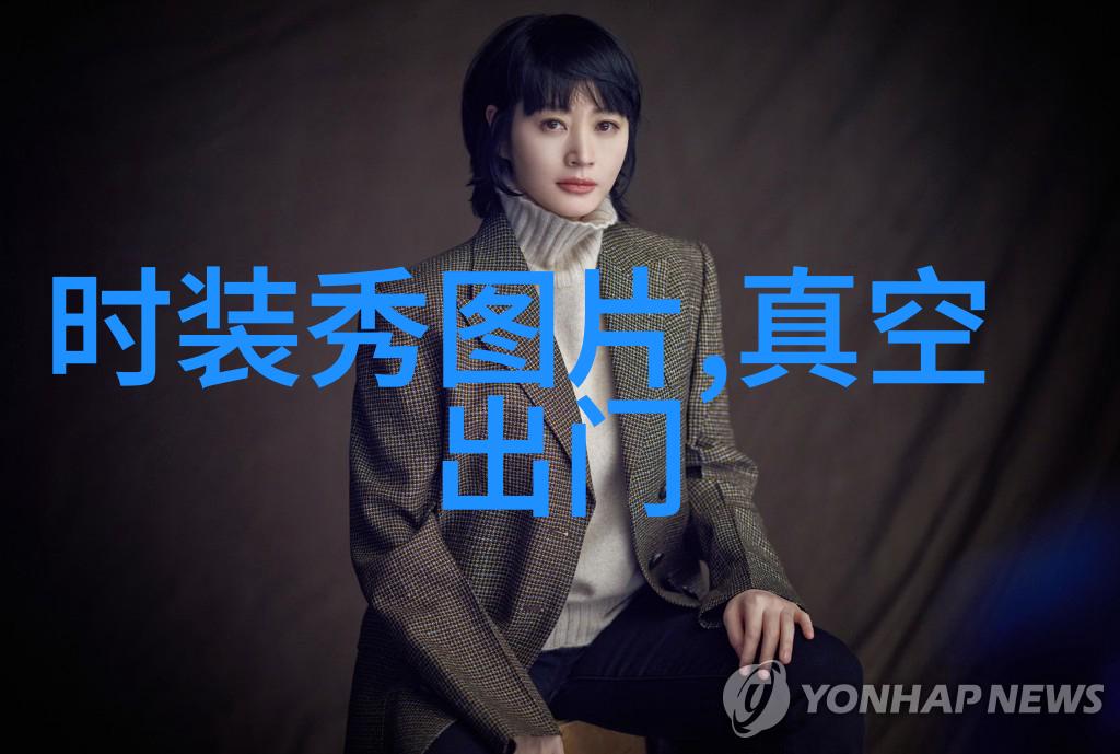 余文乐示范早春皮衣穿搭 胡兵西装款皮衣荷尔蒙爆棚